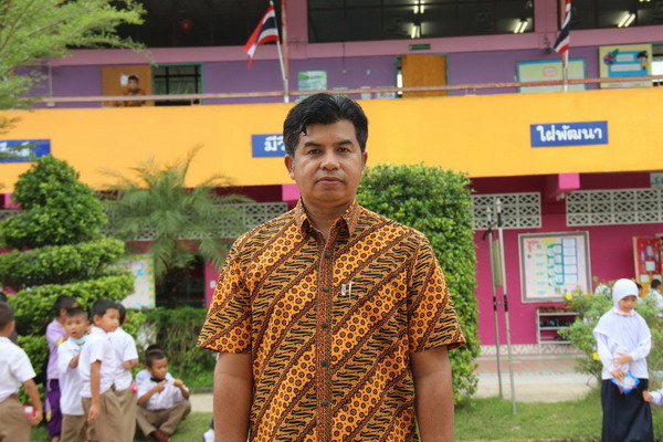 “เมืองเศรษฐกิจพอเพียง” มอบสิ่งของบรรเทาทุกข์แก่ผู้ประสบภัยน้ำท่วม 3 จังหวัดชายแดนภาคใต้ - โลกวันนี้ su04 - “เมืองเศรษฐกิจพอเพียง” มอบสิ่งของบรรเทาทุกข์แก่ผู้ประสบภัยน้ำท่วม 3 จังหวัดชายแดนภาคใต้ - โลกวันนี้
