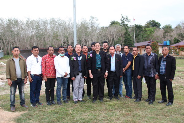 “เมืองเศรษฐกิจพอเพียง” มอบสิ่งของบรรเทาทุกข์แก่ผู้ประสบภัยน้ำท่วม 3 จังหวัดชายแดนภาคใต้ - โลกวันนี้ su17 - “เมืองเศรษฐกิจพอเพียง” มอบสิ่งของบรรเทาทุกข์แก่ผู้ประสบภัยน้ำท่วม 3 จังหวัดชายแดนภาคใต้ - โลกวันนี้