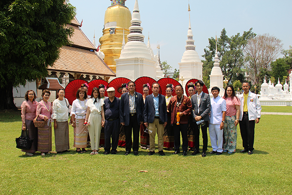 ผู้การฯคัมภีร์และครอบครัวร่วมสืบชะตาแบบล้านนาพร้อมถวายปัจจัย 500,000 บาท บูรณปฏิสังขรองค์พระธาตุเจดีย์ วัดสวนดอก A 17 - ผู้การฯคัมภีร์และครอบครัวร่วมสืบชะตาแบบล้านนาพร้อมถวายปัจจัย 500,000 บาท บูรณปฏิสังขรองค์พระธาตุเจดีย์ วัดสวนดอก