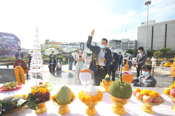 พิธีบวงสรวงดวงพระวิญญาณสมเด็จพระเจ้าตากสินมหาราชและอดีตพระมหากษัตริย์ sk12 - พิธีบวงสรวงดวงพระวิญญาณสมเด็จพระเจ้าตากสินมหาราชและอดีตพระมหากษัตริย์