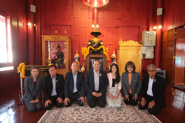 พิธีบวงสรวงดวงพระวิญญาณสมเด็จพระเจ้าตากสินมหาราชและอดีตพระมหากษัตริย์ sk15 - พิธีบวงสรวงดวงพระวิญญาณสมเด็จพระเจ้าตากสินมหาราชและอดีตพระมหากษัตริย์
