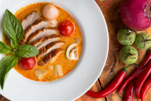 Roasted Duck Red Curry_208405846-Mid