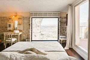 Home in Medieval Luberon Village_France_l